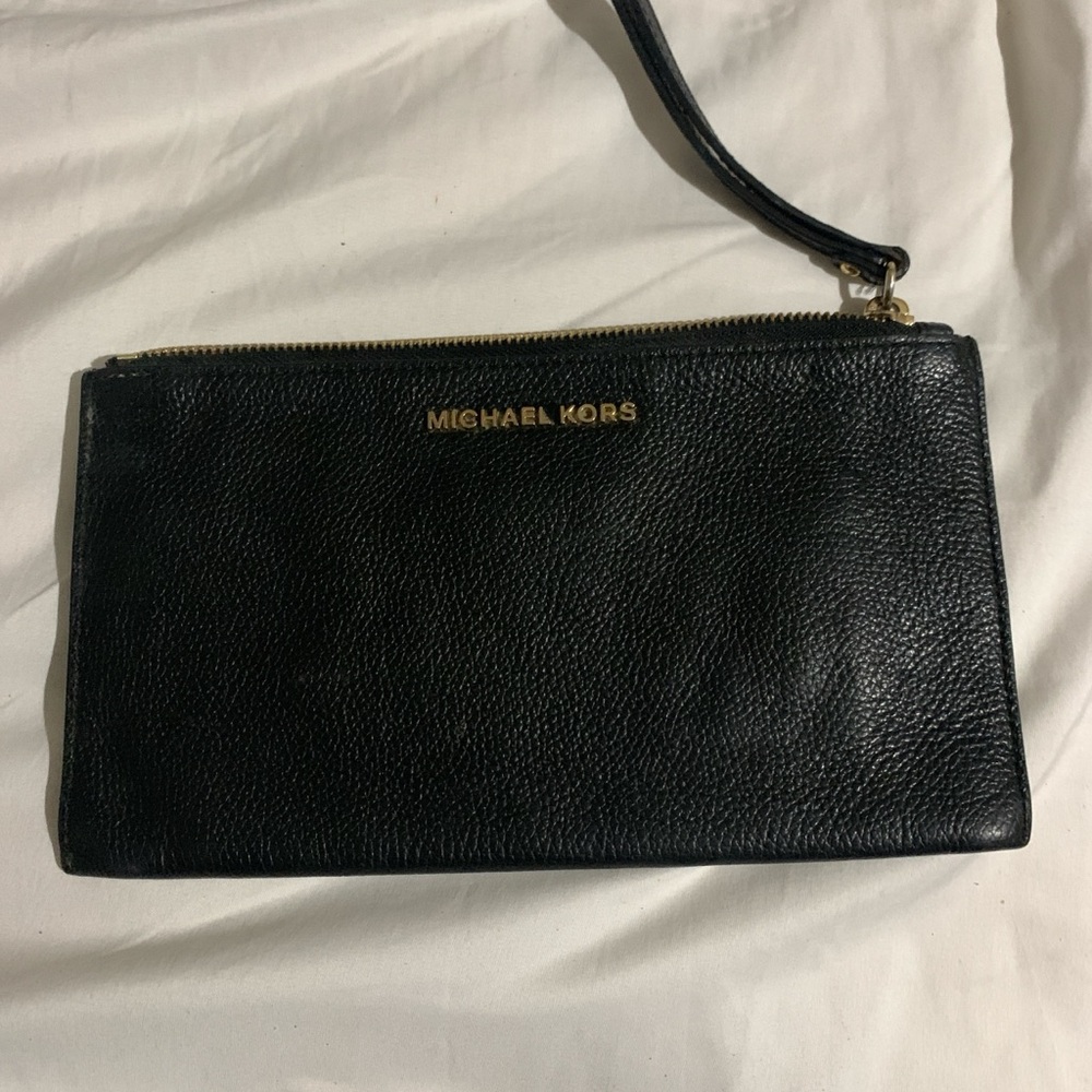 Michael kors wristlet